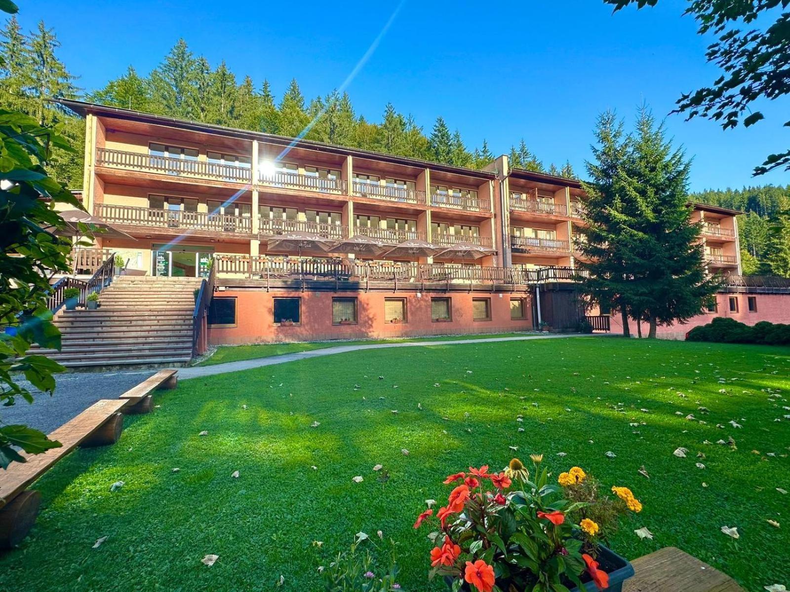 Horsky Hotel Podjavornik Papradno Exterior photo